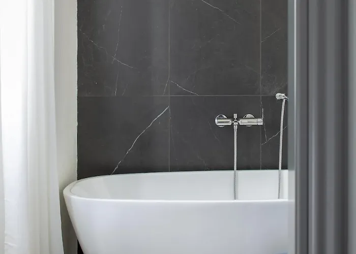 Apartment Brand New - Luxury 4 Bedroom And 4 Bathroom At Duomo