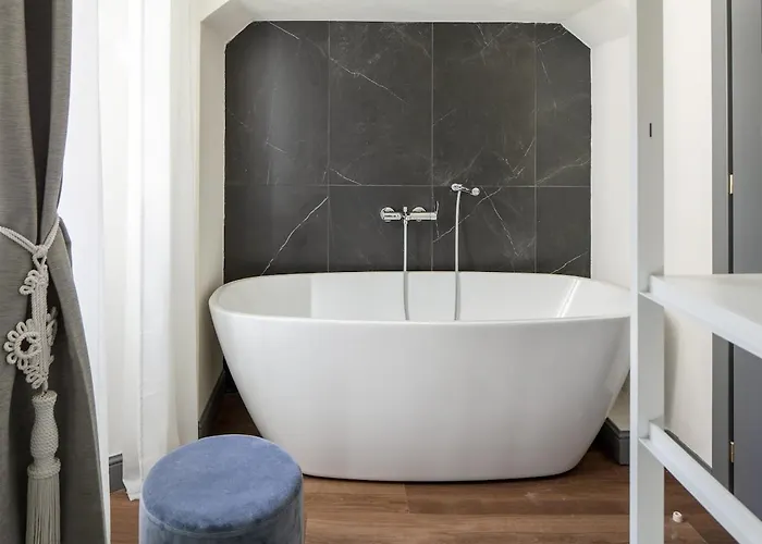 Brand New - Luxury 4 Bedroom And 4 Bathroom At Duomo Florenz